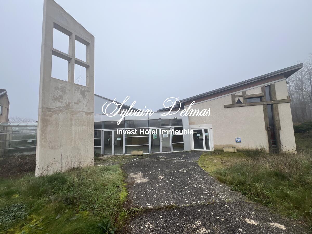 Ancien centre de formation de 10 000 M2 de bâtiments sur 30 hectares