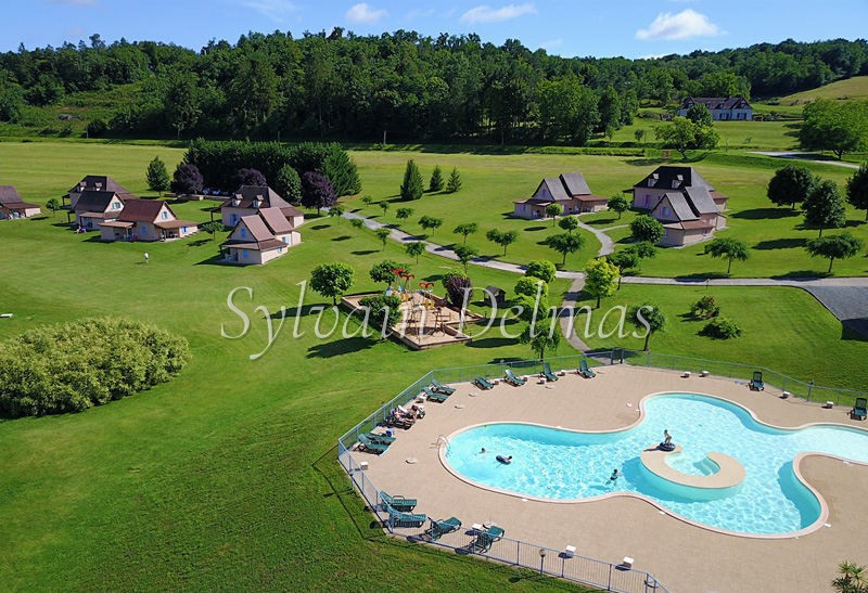 Complexe hôtelier 14 gites centre de vacances proche de Périgueux