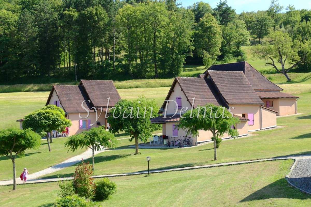 Complexe hôtelier 14 gites centre de vacances proche de Périgueux