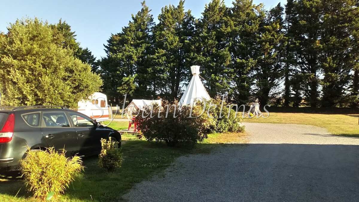 CHATEAU XVII ème AVEC CAMPINC PROCHE DE SAINT MALO