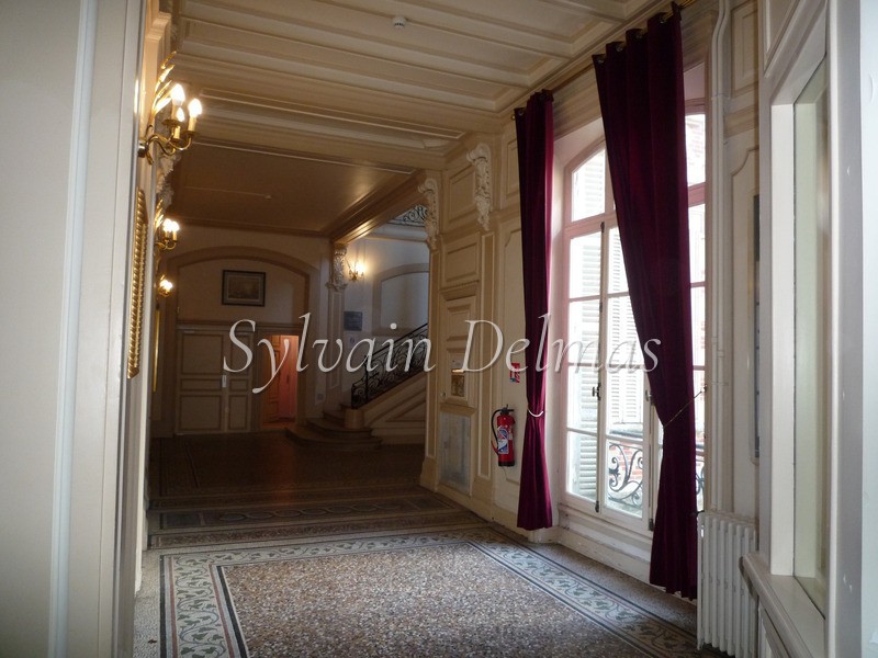 EN REGION PARISIENNE CHATEAU de 4453 M2 IDEAL POUR PROJET HOTELIER