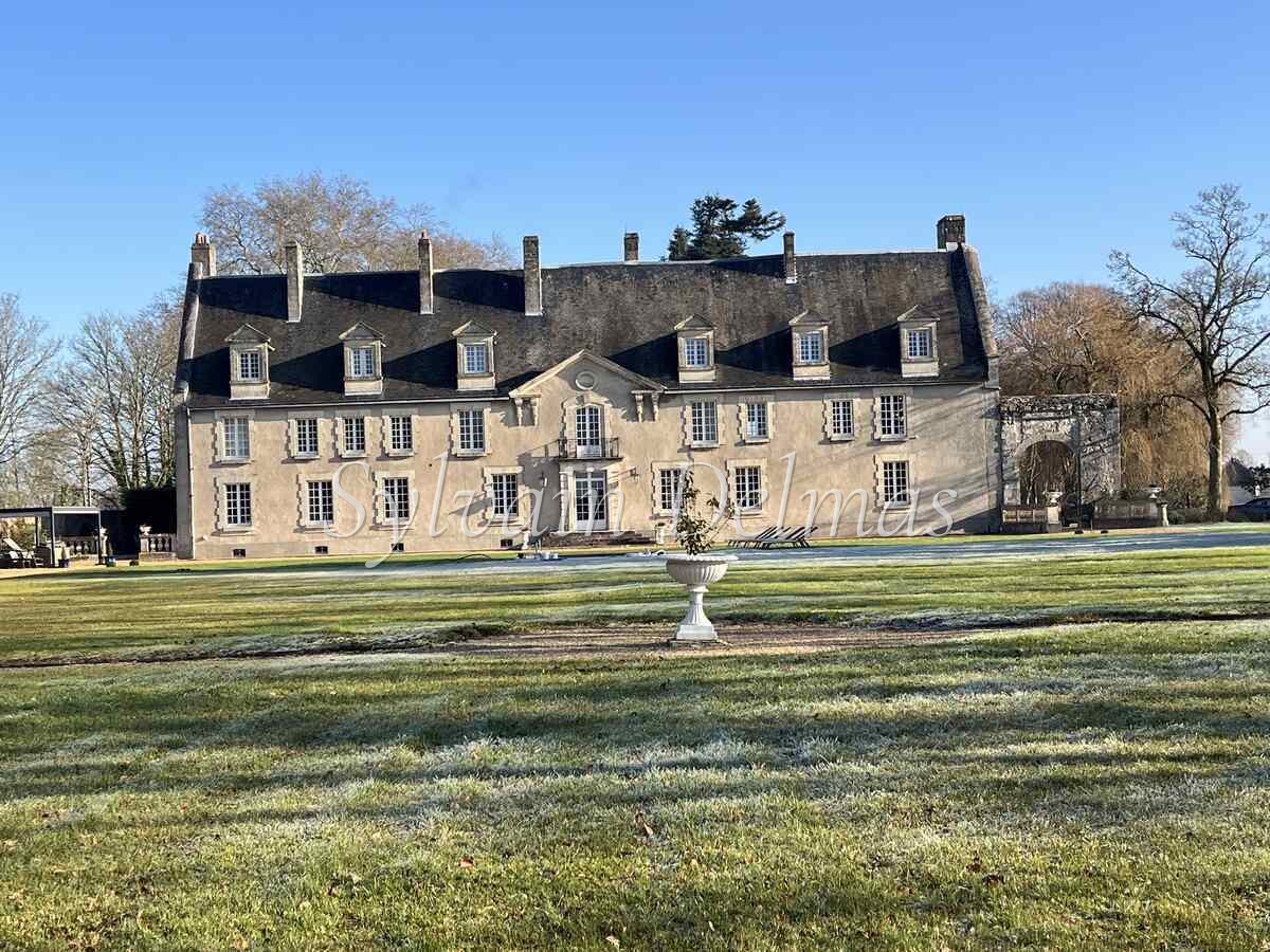 Château historique du XVIII ème à 30 minutes de Tours ancienne demeure de LAFAYETTE
