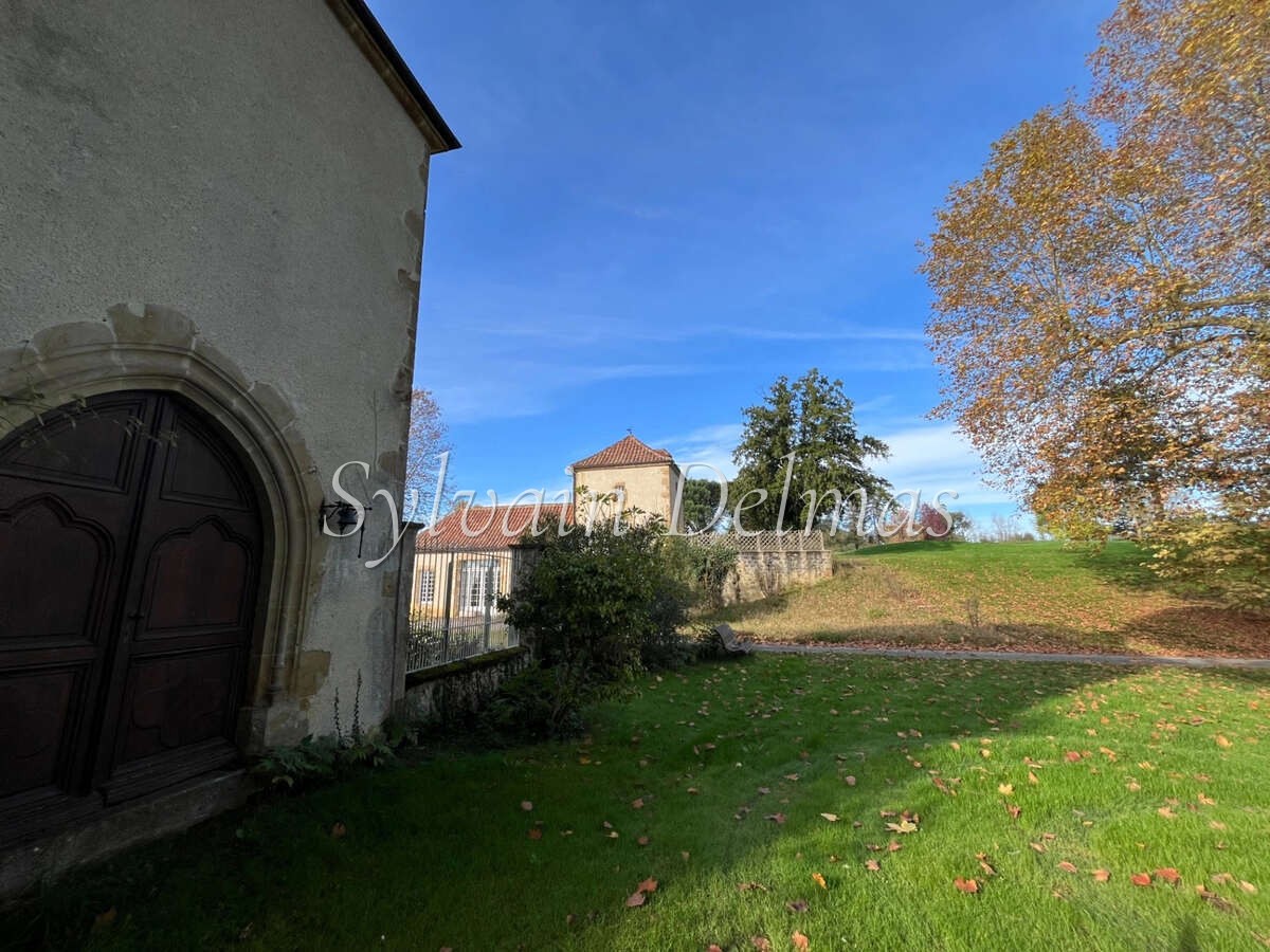 CHATEAU XVIII sur 70 ha, VUE PANORAMIQUE PYRÉNÉES