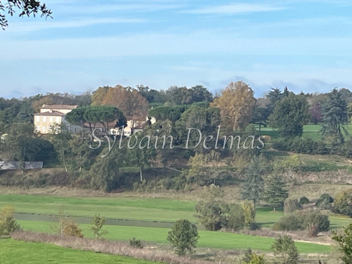 CHATEAU XVIII sur 70 ha, VUE PANORAMIQUE PYRÉNÉES