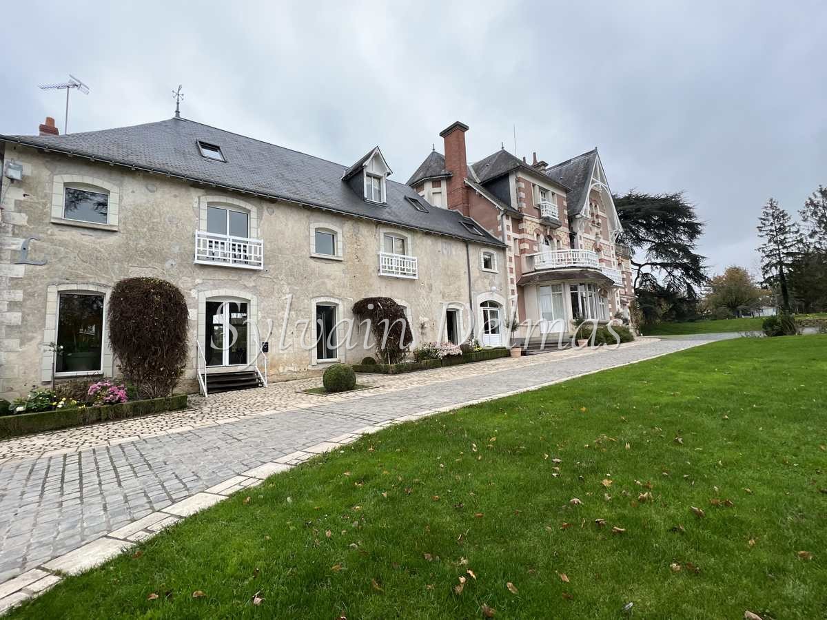 CHATEAU HOTEL ENTRE TOURS ET CHATEAUROUX