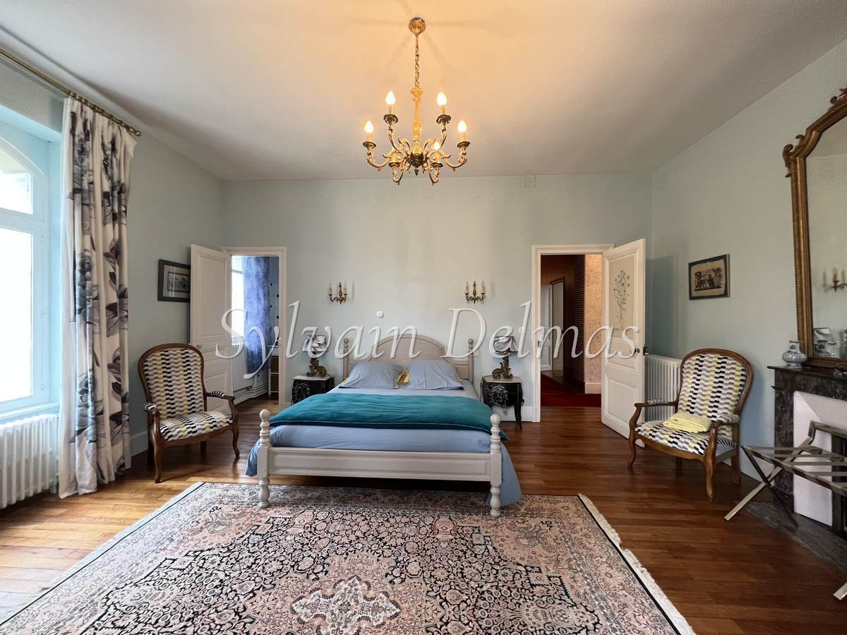 CHATEAU HOTEL ENTRE TOURS ET CHATEAUROUX