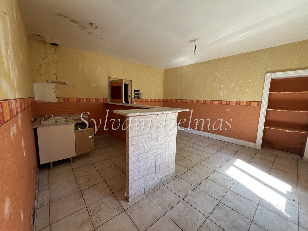 IMMEUBLE DE 1700 M2 42 APPARTEMENTS À RESTAURER TOTALEMENT