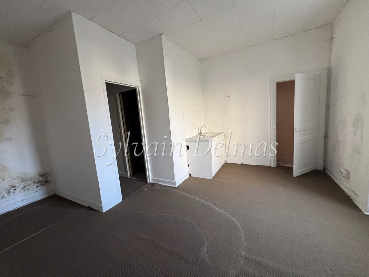 IMMEUBLE DE 1700 M2 42 APPARTEMENTS À RESTAURER TOTALEMENT