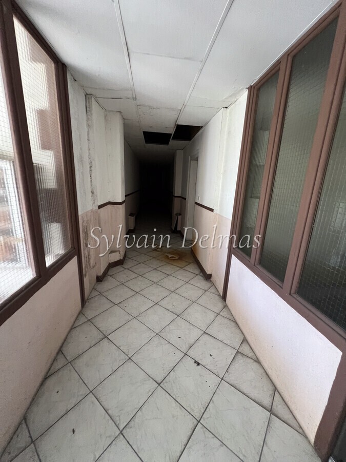 IMMEUBLE DE 1700 M2 42 APPARTEMENTS À RESTAURER TOTALEMENT