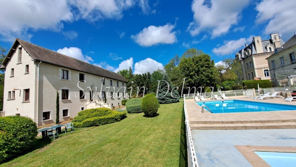 FABULEUX CHÂTEAU XIX ème en Touraine, restauré en lieux de séminaires