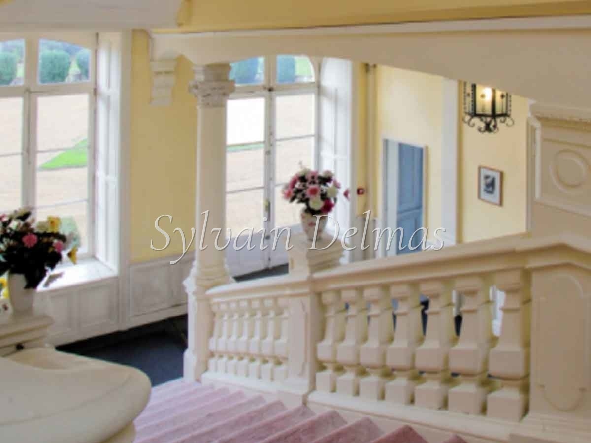 Chateau XVIIIe proche d'ANGERS - 1900 m² - 24 chambres